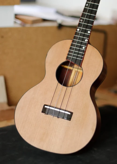 Ukulélé tenor padauk 3